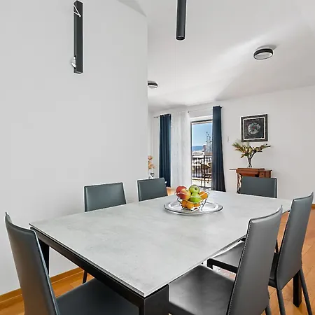 Riva Apartament Jesenice (Split-Dalmatia)