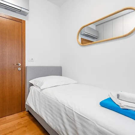 Riva Daire Jesenice (Split-Dalmatia)