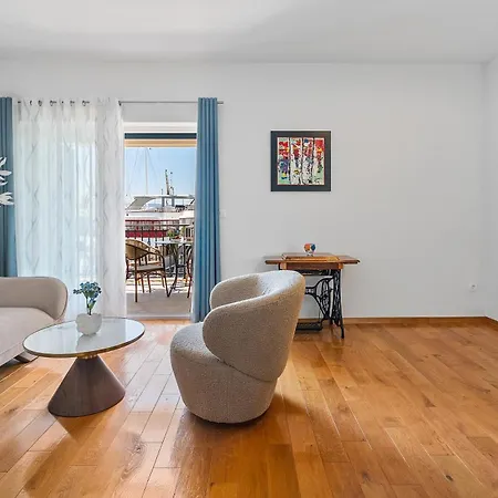 Riva Daire Jesenice (Split-Dalmatia)