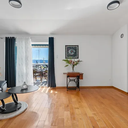 Riva Daire Jesenice (Split-Dalmatia)